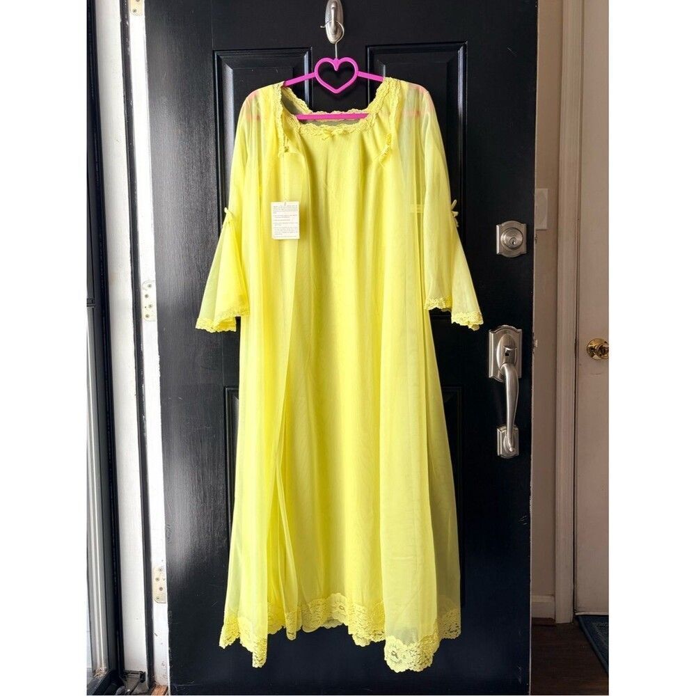 VTG NWT Gilead Neon Yellow Nylon Peignoir Set Size S